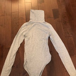 H&M body suite shirt